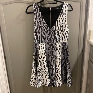 Mink Pink animal print dress! Comfortable stretch type fabric! Very flattering